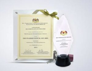 Farmacéutica DXN ha sido galardonada con el premio a la Excelencia Industrial otorgado por el Buró Nacional de Control Farmacéutico del Ministerio de Salud de Malasia, año 2012